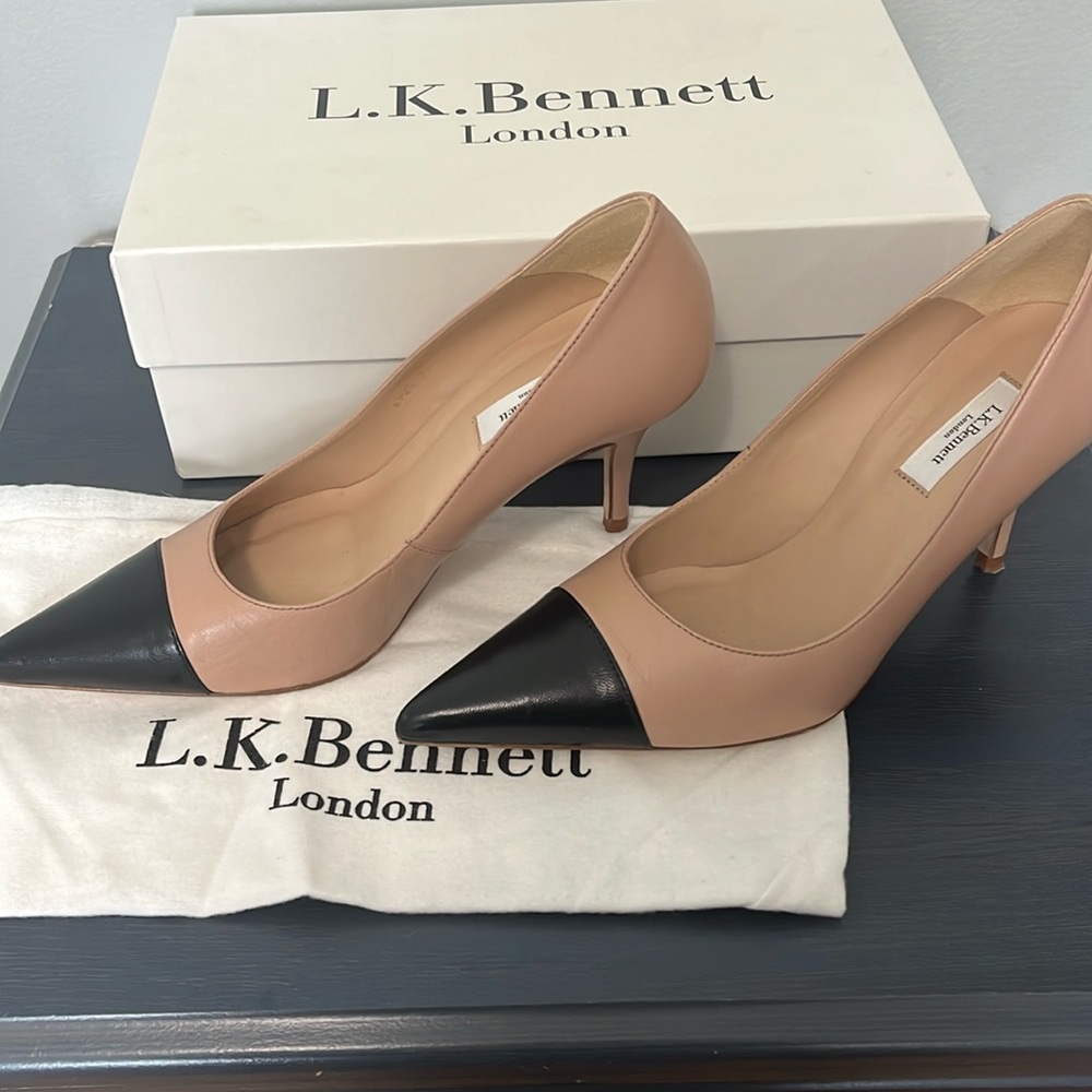 L.K. Bennett London, Malia, Nappa Leather, pointed toe pump, Trench/ Black Sz37